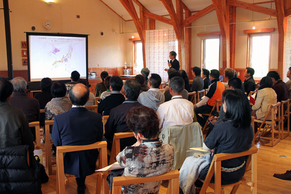 豪雪地帯で活動する建築技術者と地域住民の実践学習を通じた「スノーパートナーシップ」制度構築事業